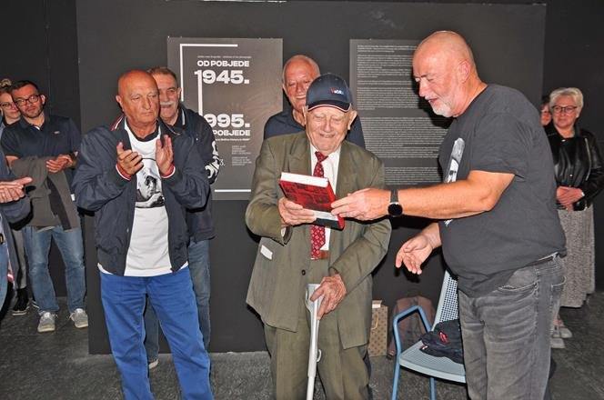 Exhibition: 'FROM VICTORY 1945. TO VICTORY 1995.  image 1