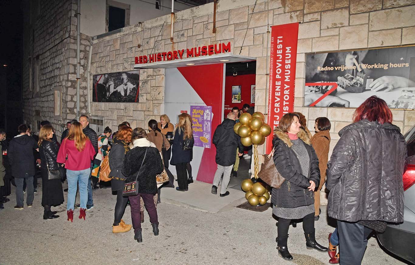 Nightlife exhibition image 15