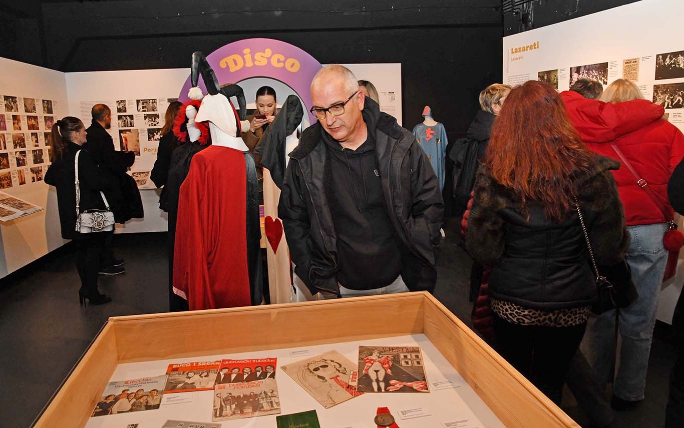 Nightlife exhibition image 17